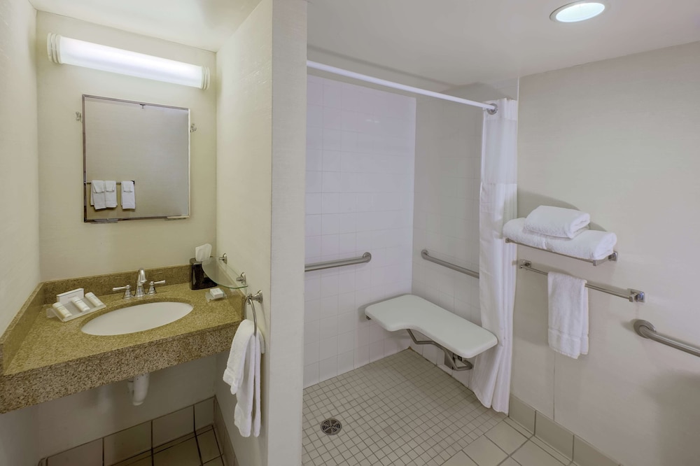 Hilton Garden Inn Kent Island Marina 18/51