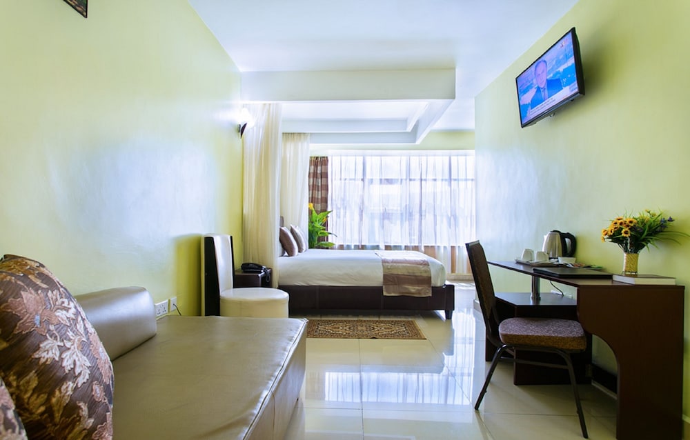 The Legacy Hotel & Suites 21/33