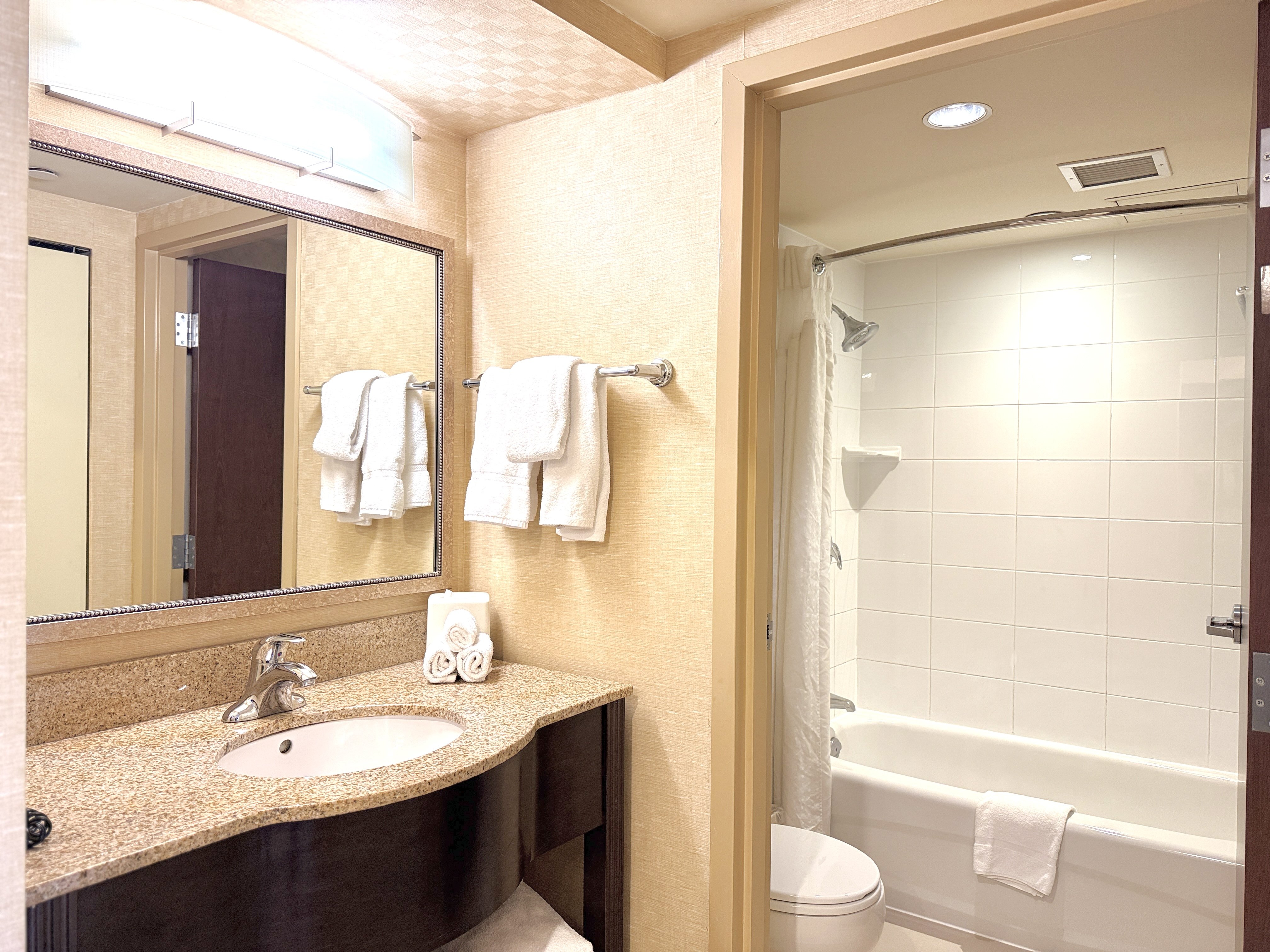 Holiday Inn Express Suites Riverport 76/76