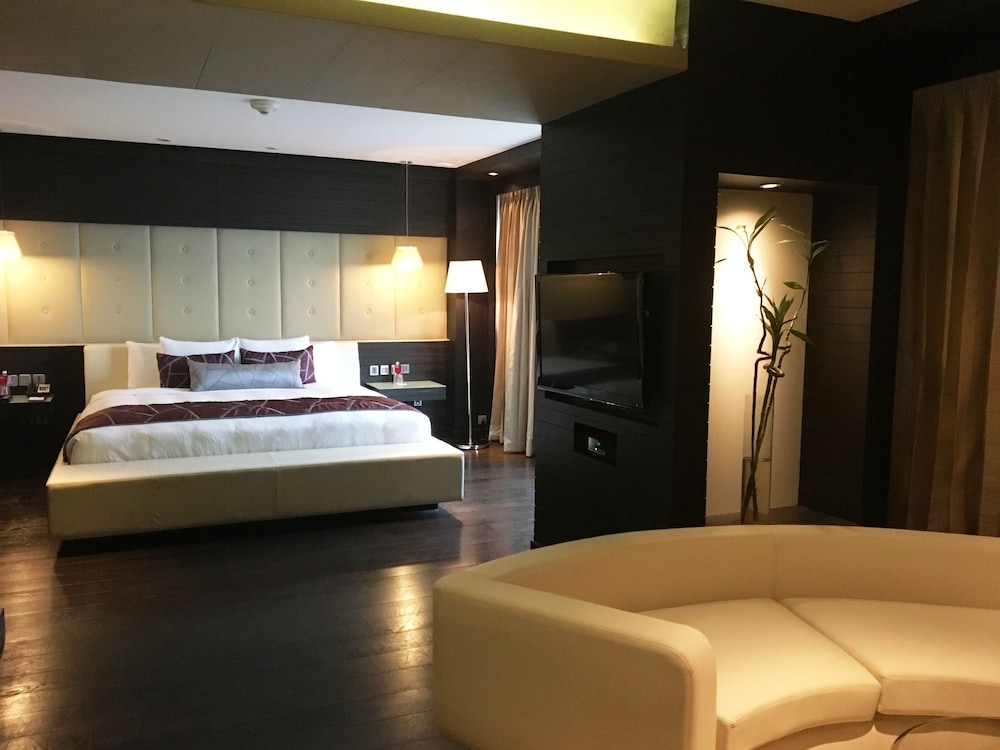 CROWNE PLAZA GREATER NOIDA 27/78