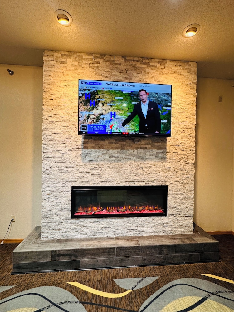 GrandStay Hotel & Suites Waseca 8/29