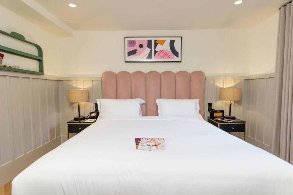 Deluxe, Double Bed