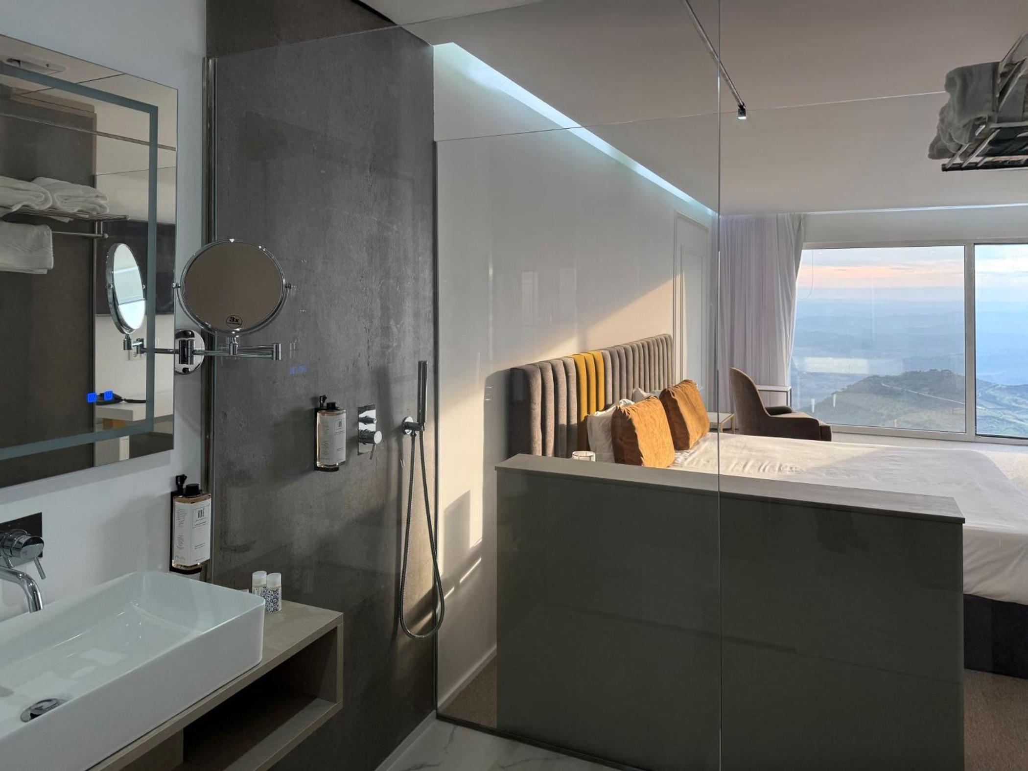 Deluxe, Hotel And Spa Alfandega Da Fe 6/9