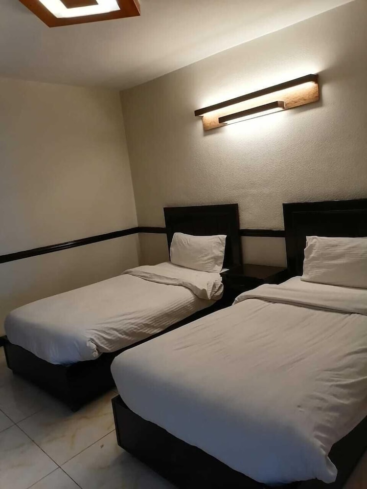 Shangrila Hotel & Resort Changla Gali 38/57
