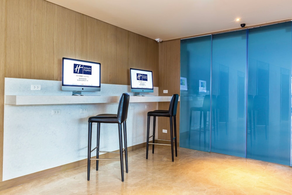 Holiday Inn Express Bangkok Sukhumvit 11 58/67