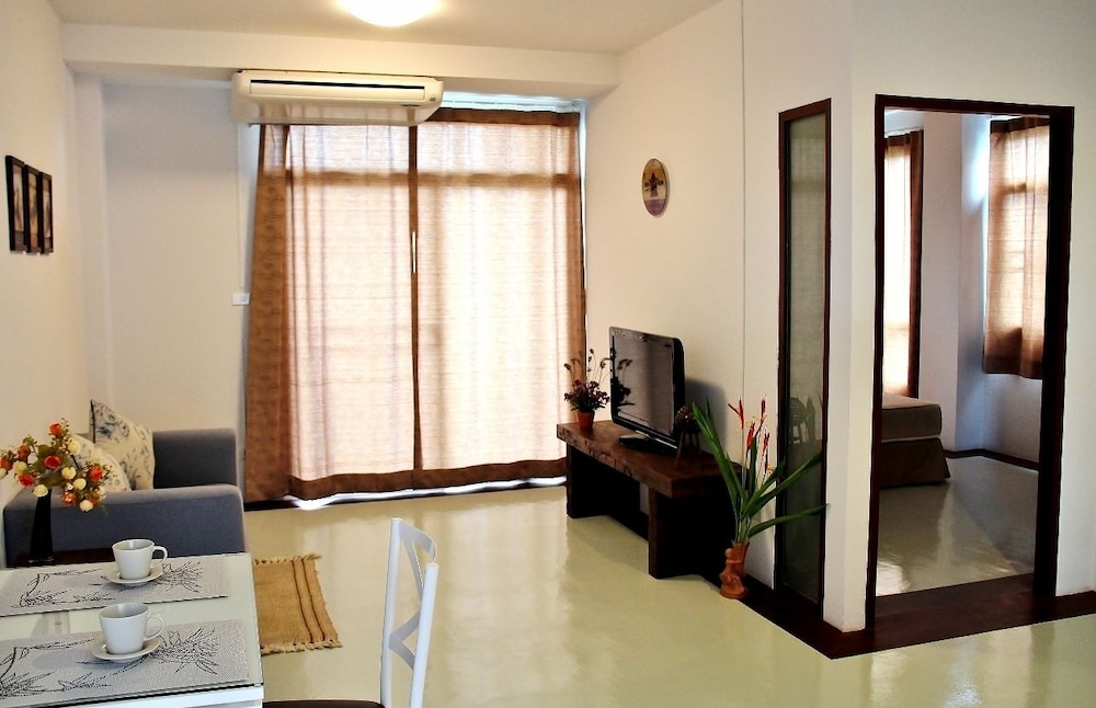 The Meet Green Apartment 27/66