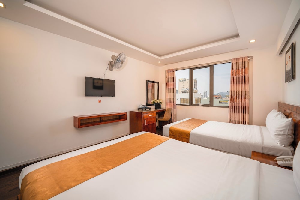 Grand Sunrise Hotel 17/100