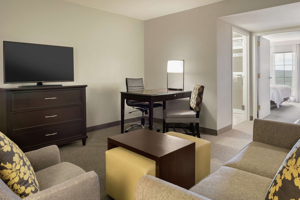 Embassy Suites By Hilton Atlanta Alpharetta 43/82