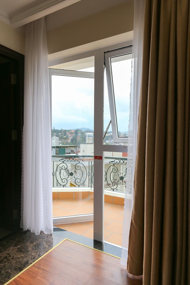 Iris Dalat Hotel 34/54