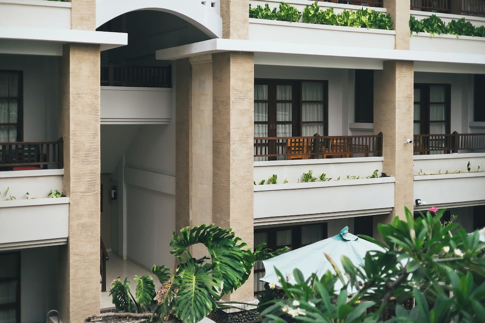FOURTEEN ROSES BEACH HOTEL 2/62