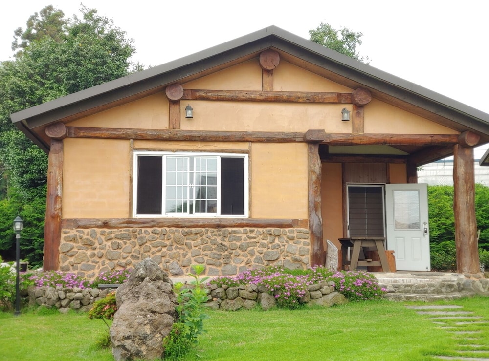 Geumok Log Pension photo1