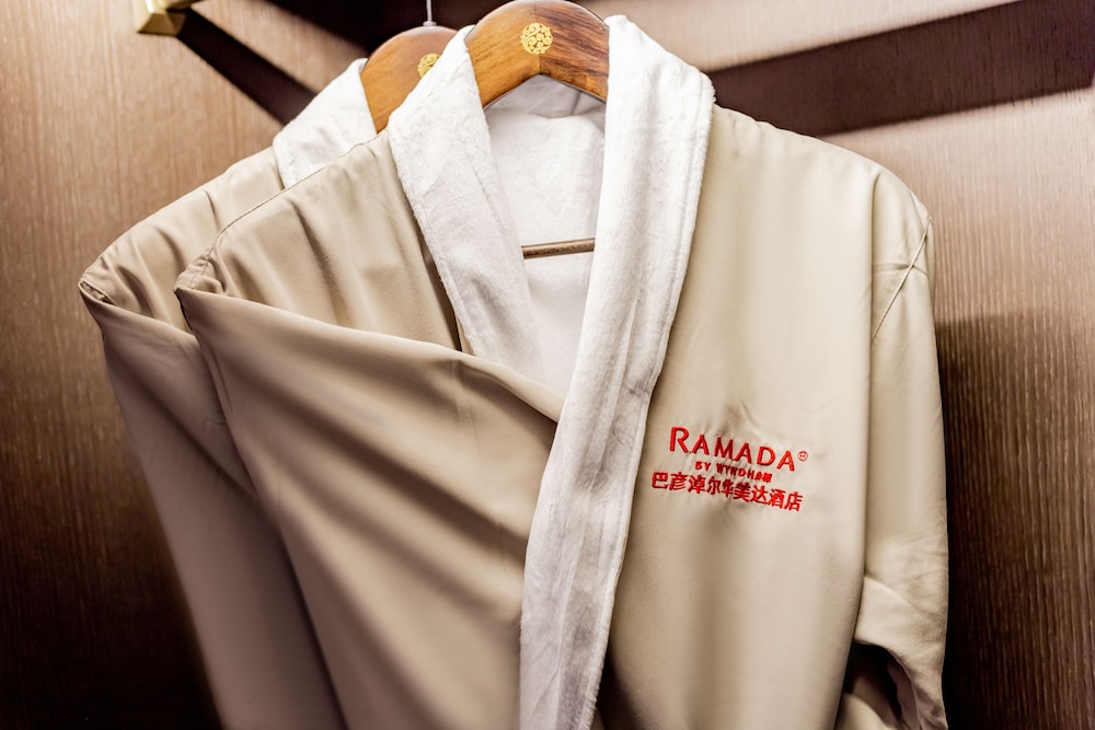 Ramada by Wyndham Bayannur 17/33
