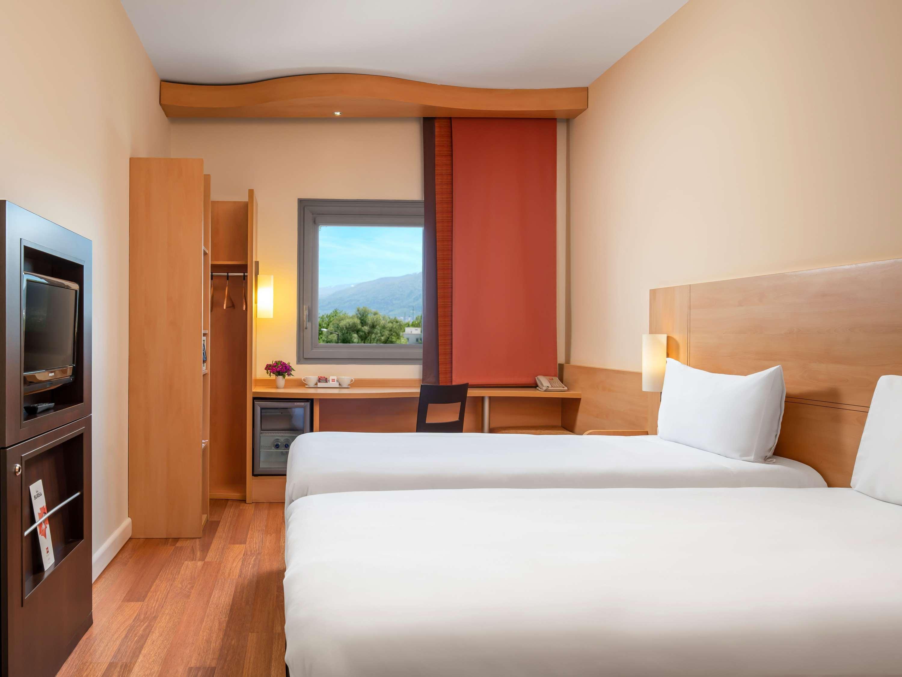 Standard, Twin Beds