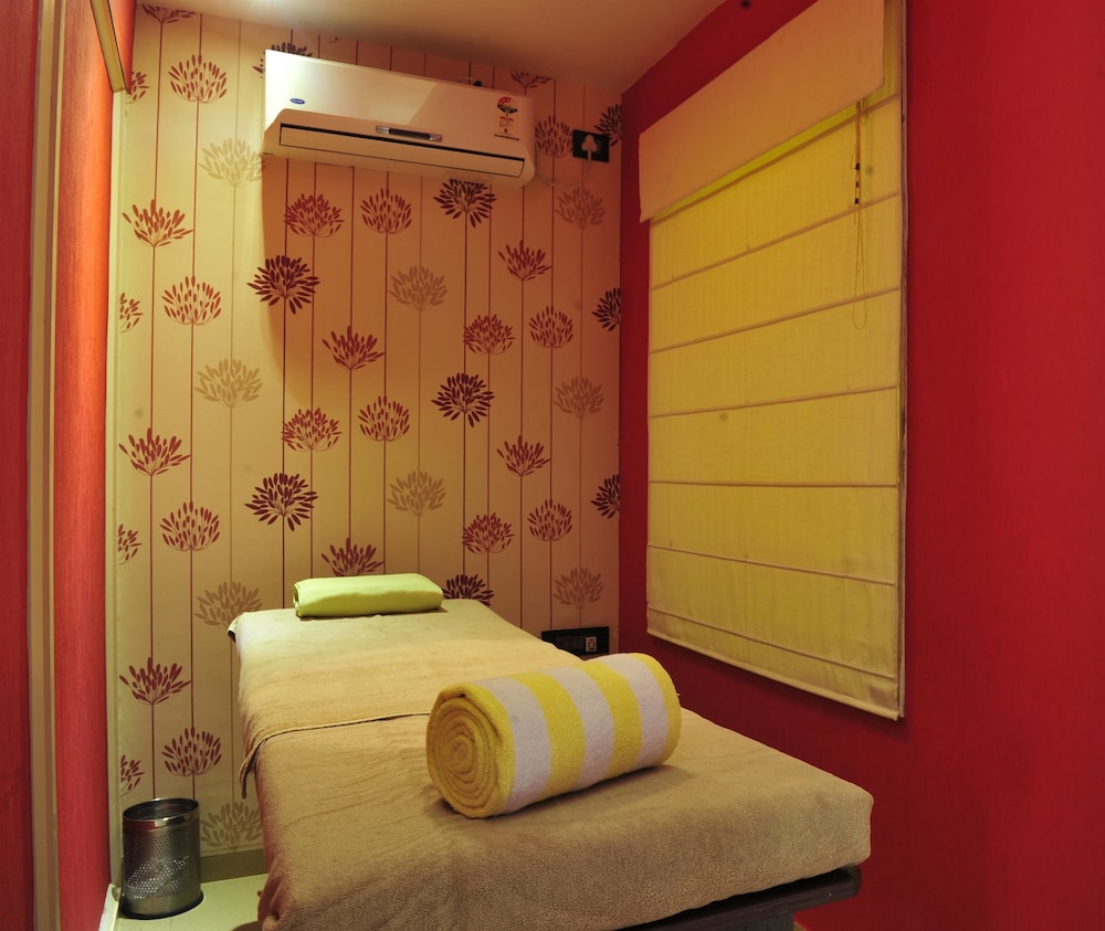 Golden Tulip Candolim Goa 32/77