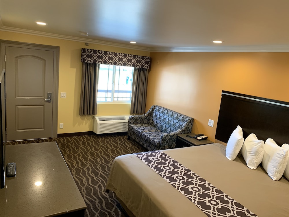 Industry Inn Amp Suites 10/60