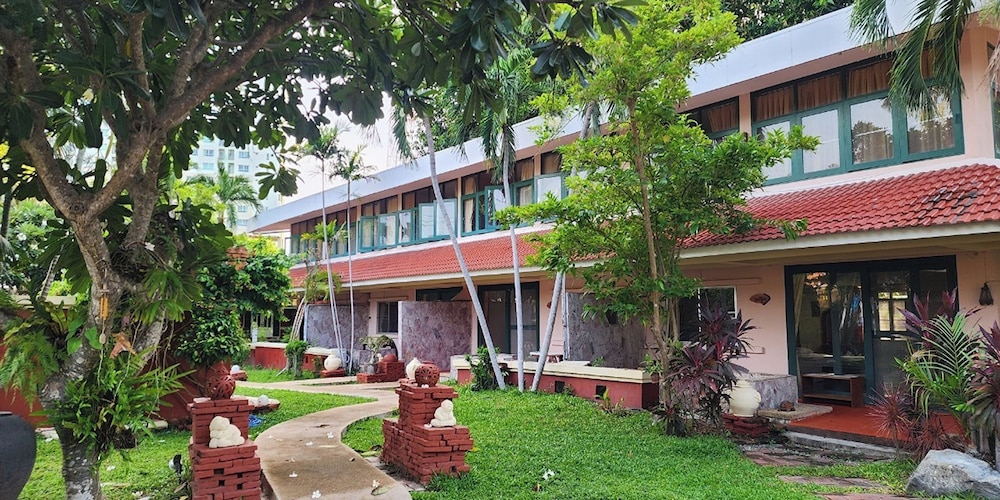 Safari Riviera Resort 4/50