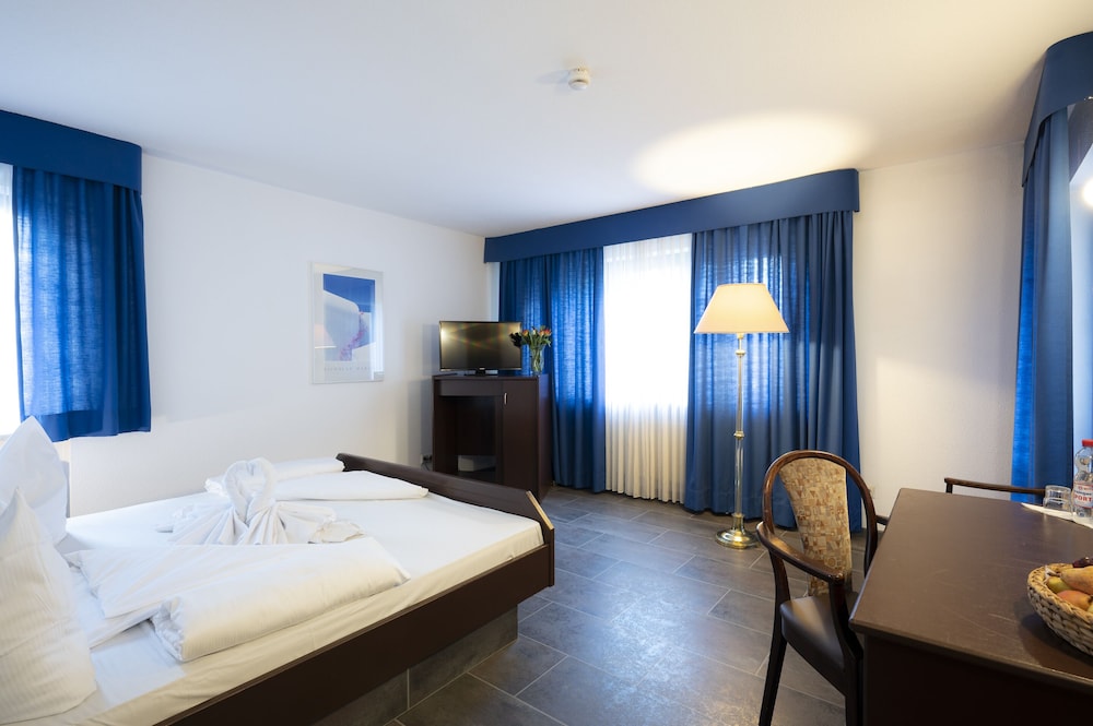 Hotel Astoria Am Urachplatz 29/67