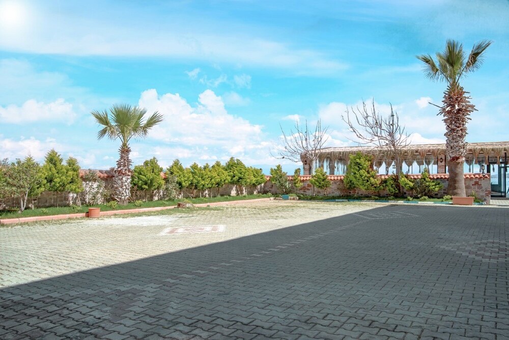 Cunda Aksac Otel 42/50