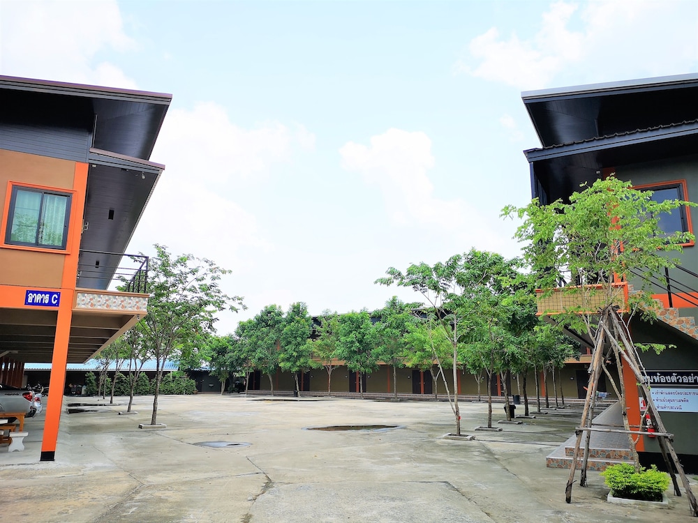 Huaisai Hotel 24/34
