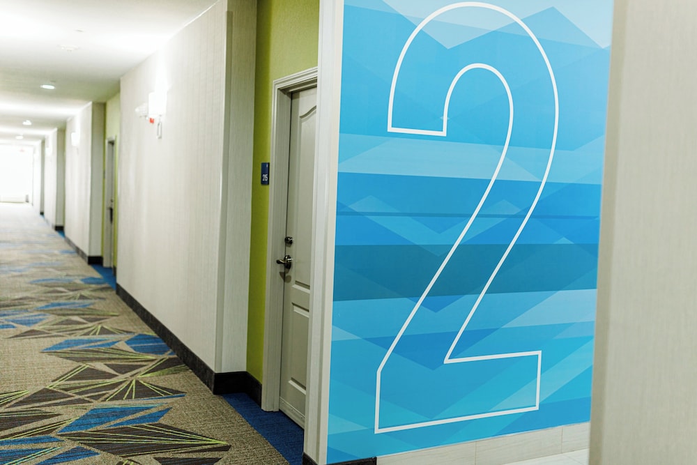 Holiday Inn Express Hotel and Suites Greenville 36/64