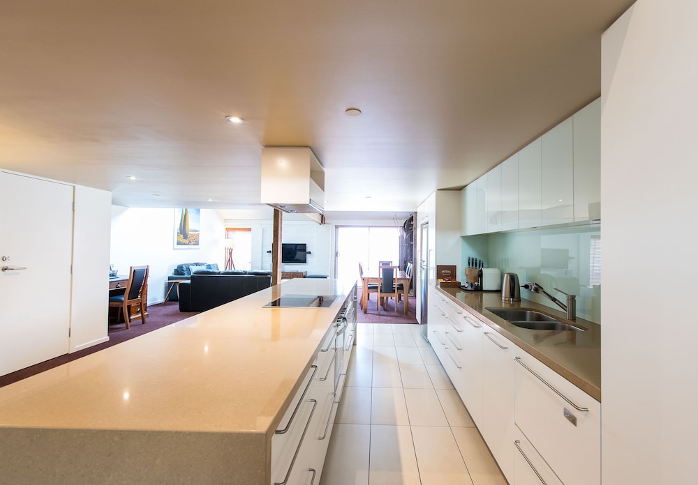 Sullivans Cove Apartments 13/79