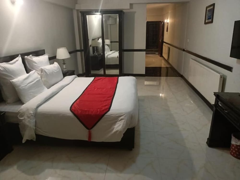 Shangrila Hotel & Resort Changla Gali 25/57