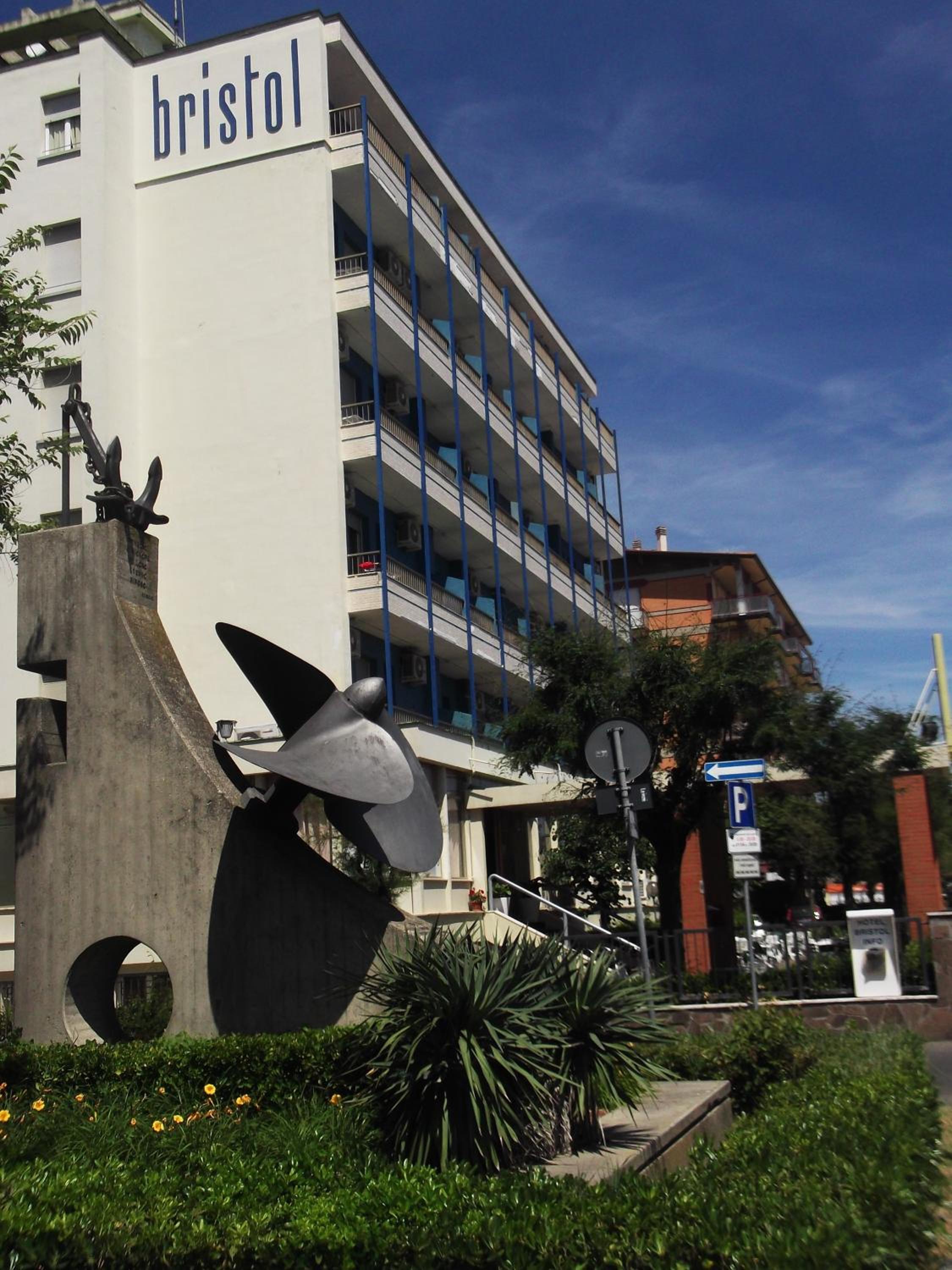 Bristol Hotel 6/55