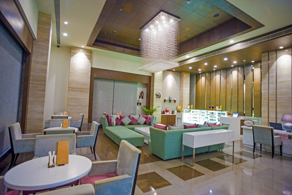 Efcee Sarovar Premiere Bhavnagar 44/52