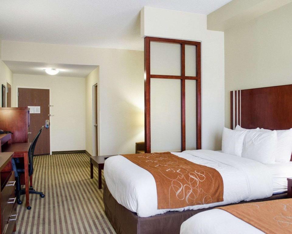 Suite, 2 Queen Beds, Accessible