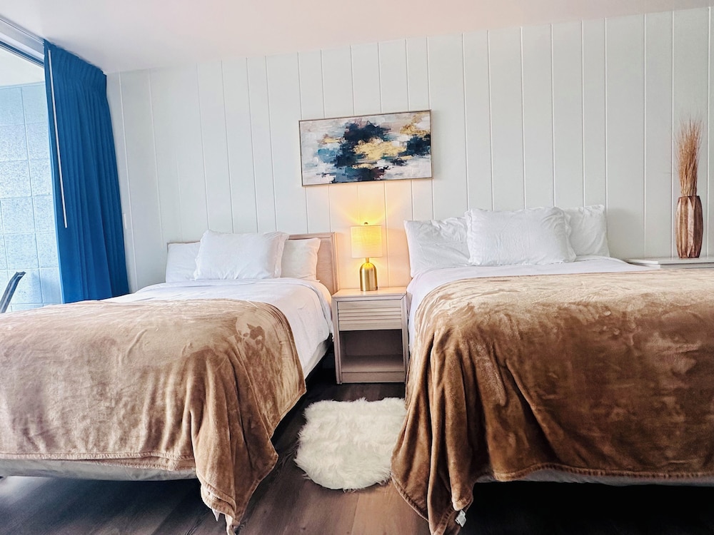 Foghorn Harbor Inn 21/55