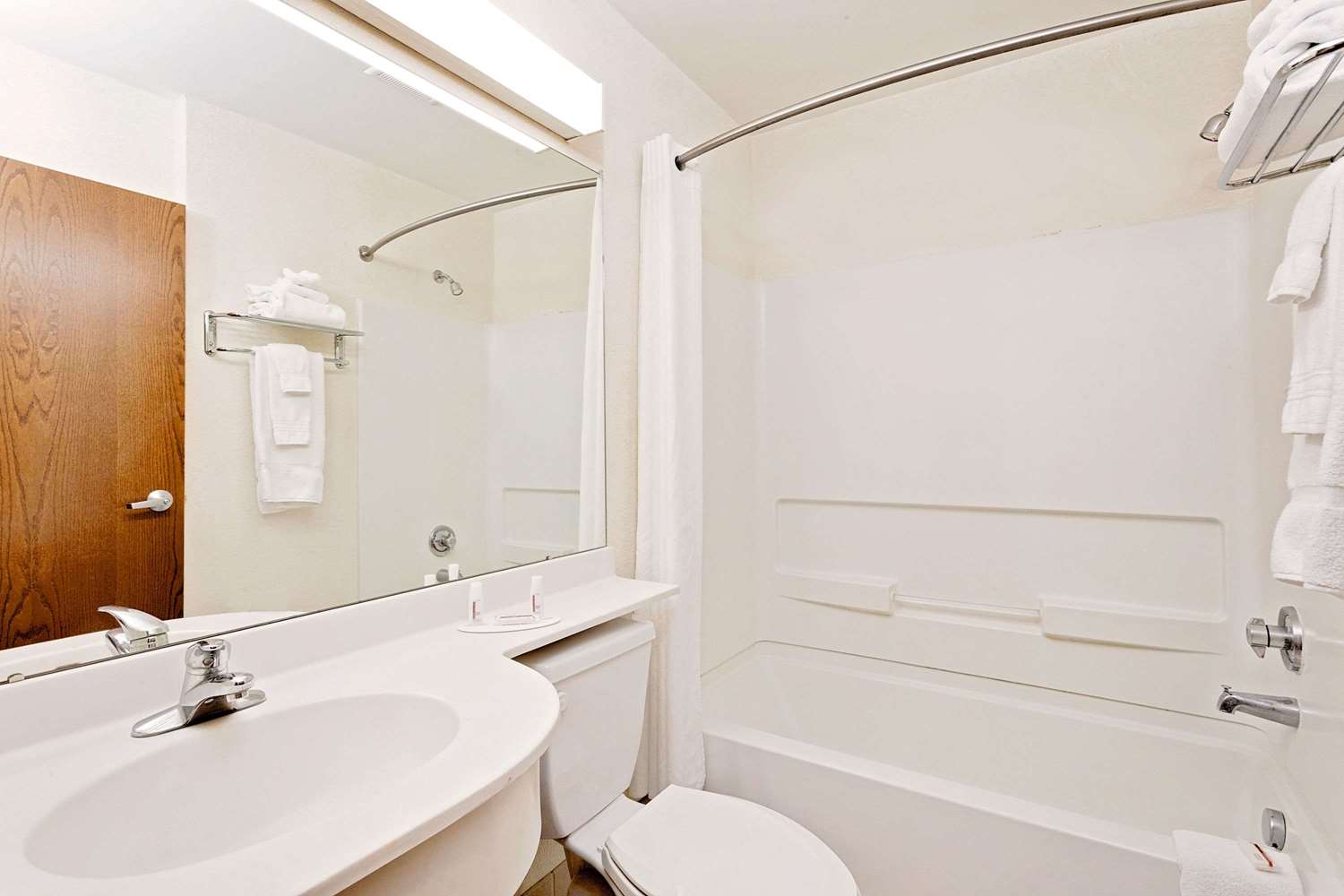 Microtel Inn & Suites by Wyndham Middletown 8/9