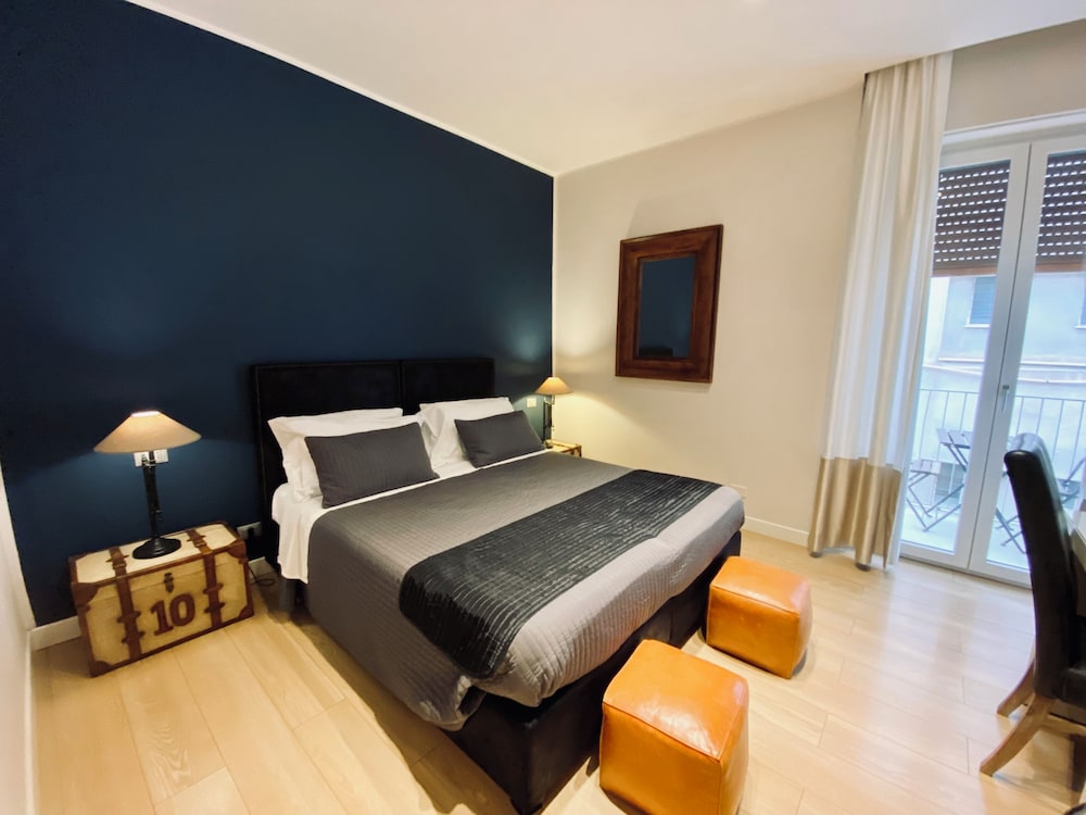 Suite 136 Luxury Rooms 7/50