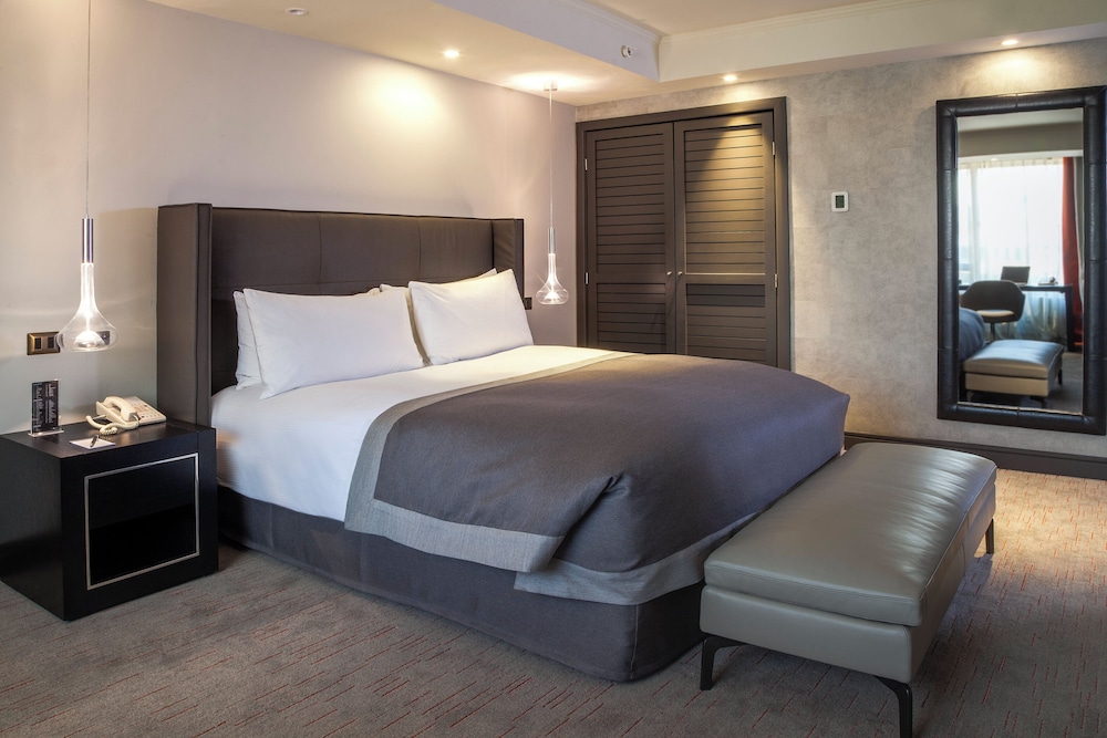 Master, Suite, Single Bed