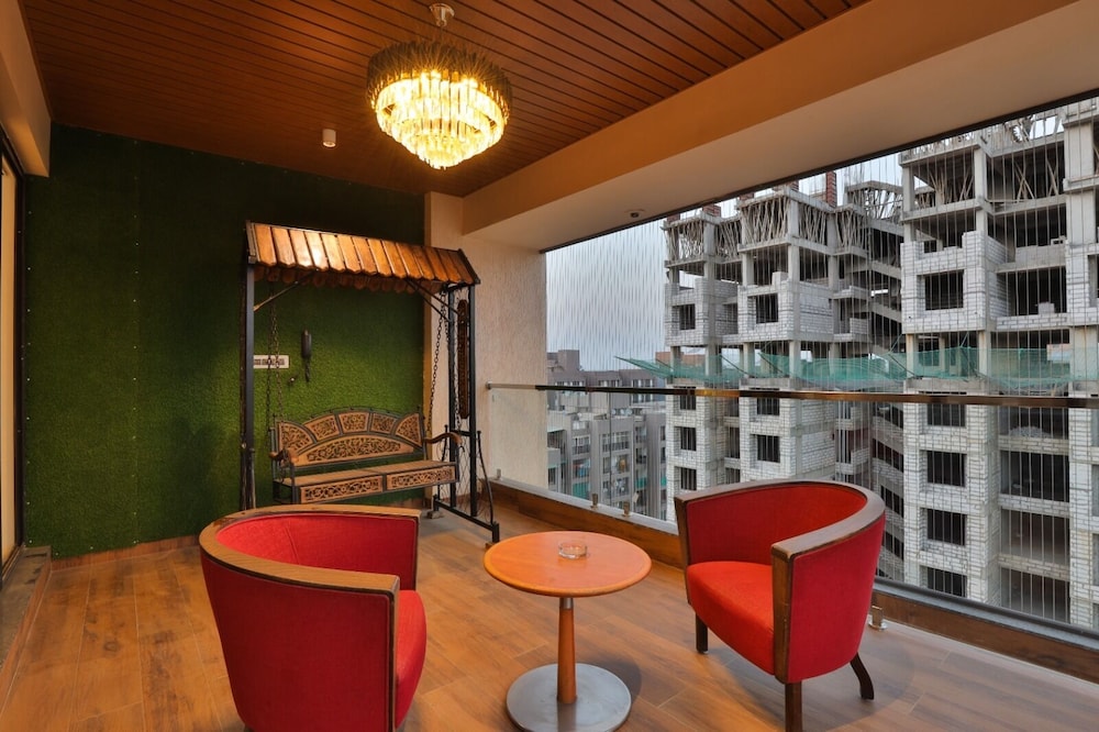 Hotel Empyrean 39/49