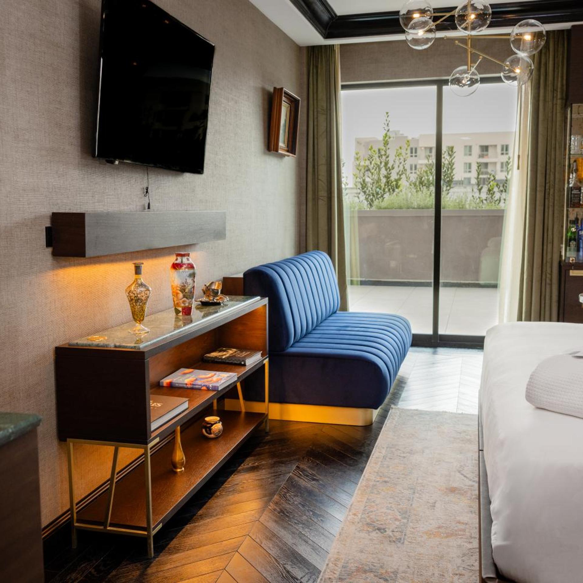 Whisky Hotel 35/43
