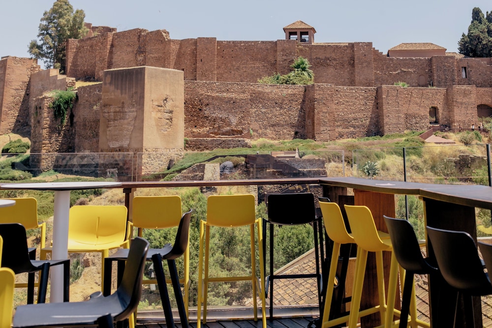 Alcazaba Premium Hostel 43/50