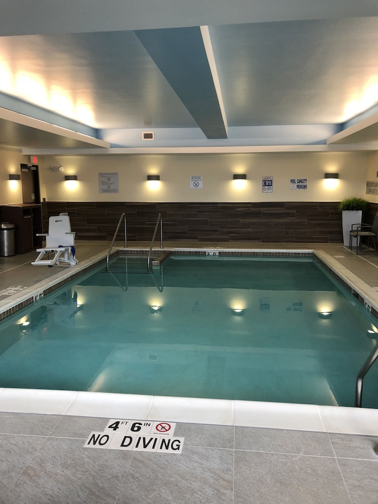 Fairfield Inn Suites Decorah 1/31