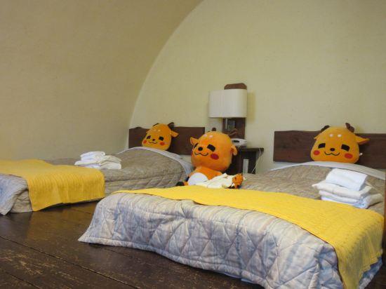 2 Futon Beds