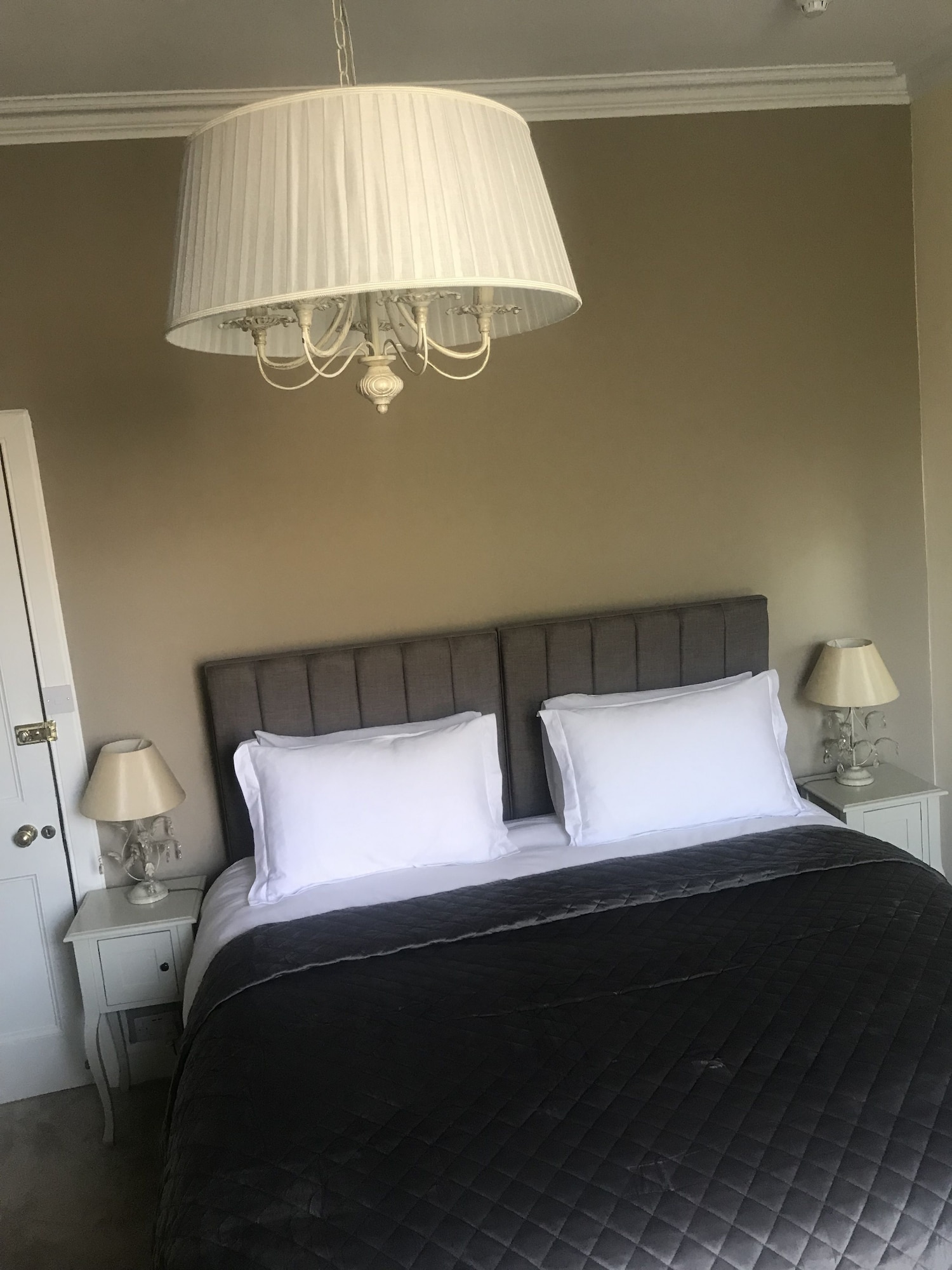 Deluxe, King Bed