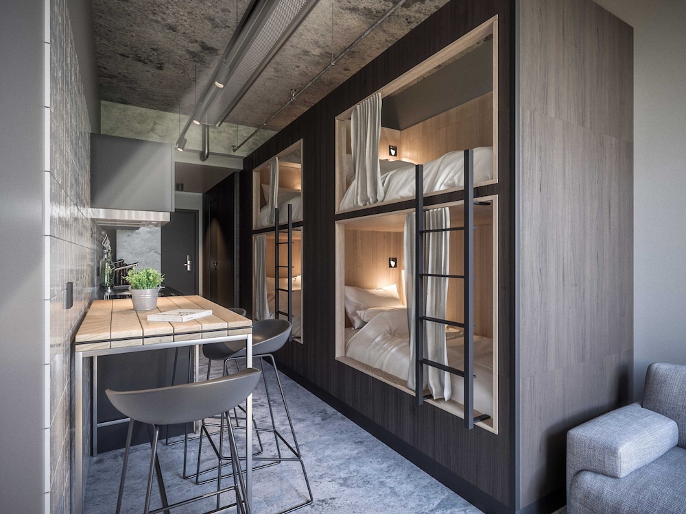 MEDIUM, FAMILY, STUDIO, APARTMENT