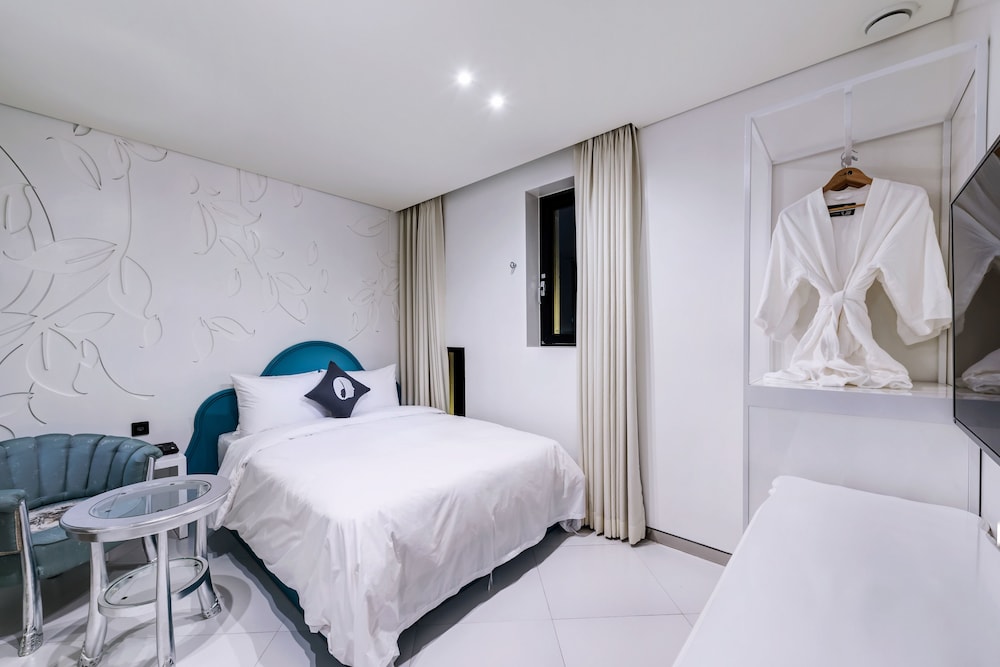 HOTEL THE DESIGNERS KONDAE 8/71