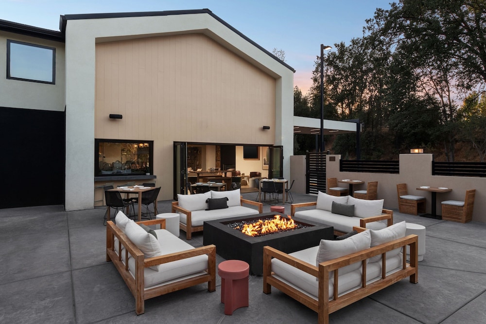 The Inelle, Oakhurst Yosemite, a Tribute Portfolio Hotel 25/46