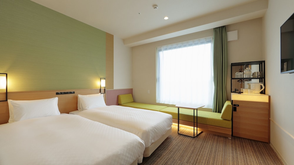 ROOM, TWIN BEDS