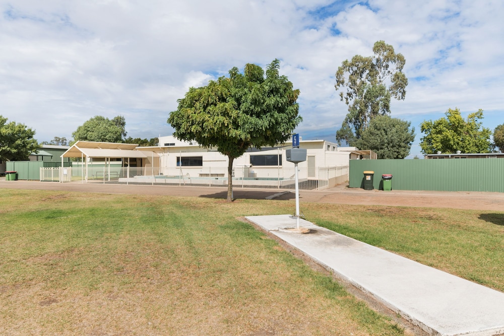 Benalla Tourist Park 38/48