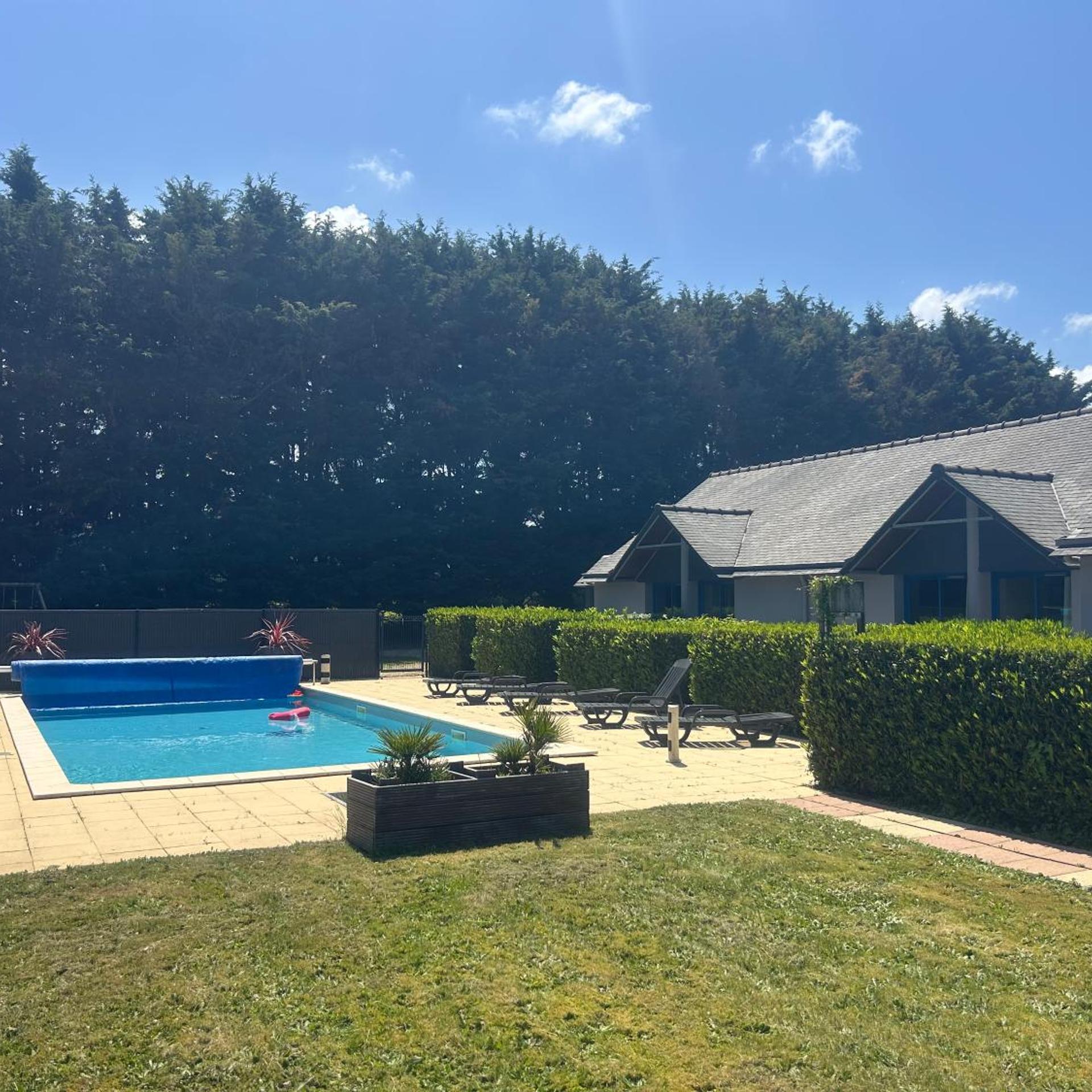 Hotel Les Dineux Village 17/25