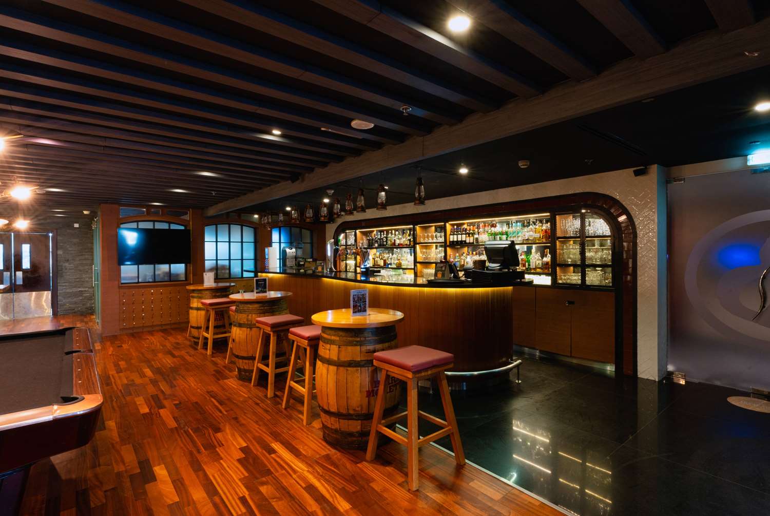 restaurant cafeteria