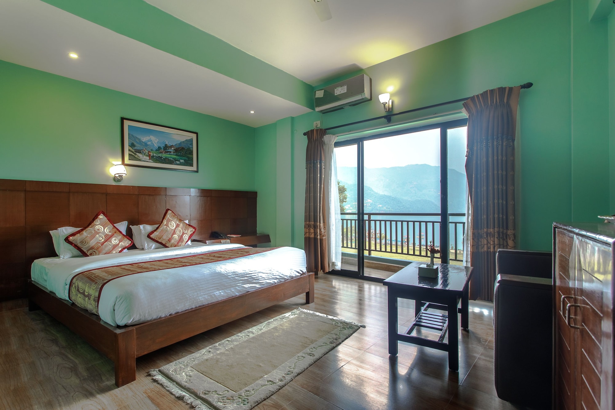 Deluxe, Double Bed, Lake View