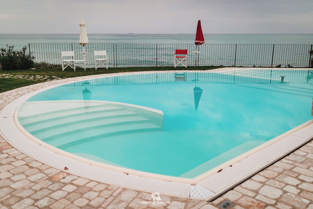 Baia Delphis Resort 33/59