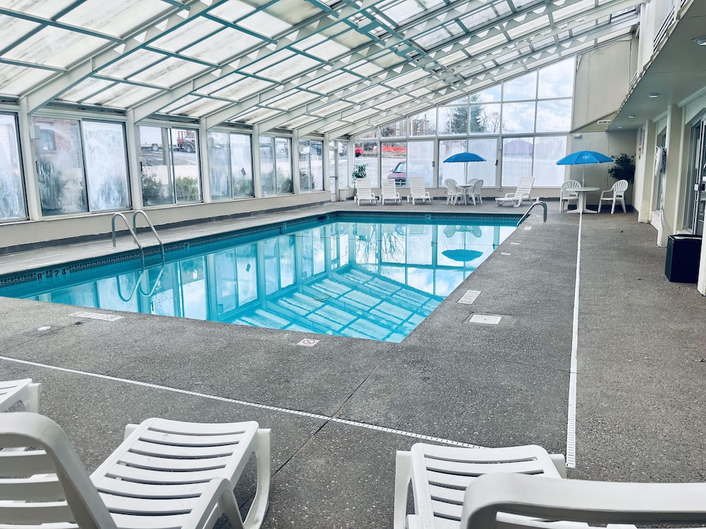 swimming pool spa
