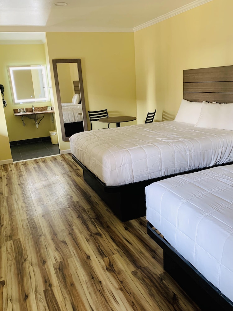 Estero Bay Motel 8/57